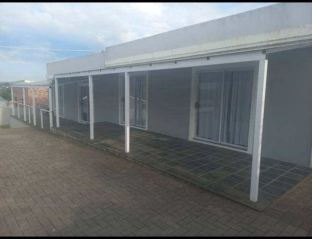 1 BEDROOM PROPERTY TO RENT IN OATLANDS NORTH
